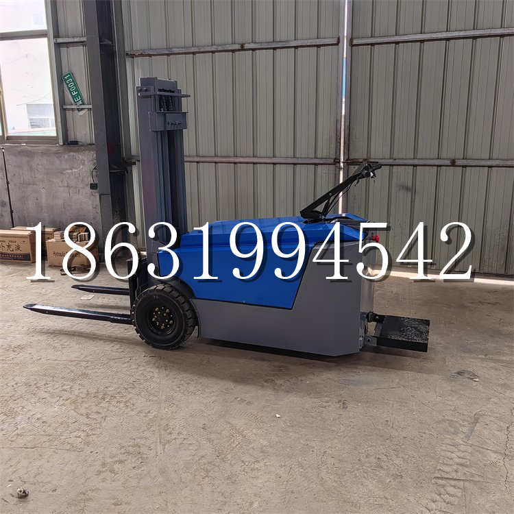 克东县全电动叉车插腿式堆高车液压装卸车1.5吨升高小型站驾式铲车